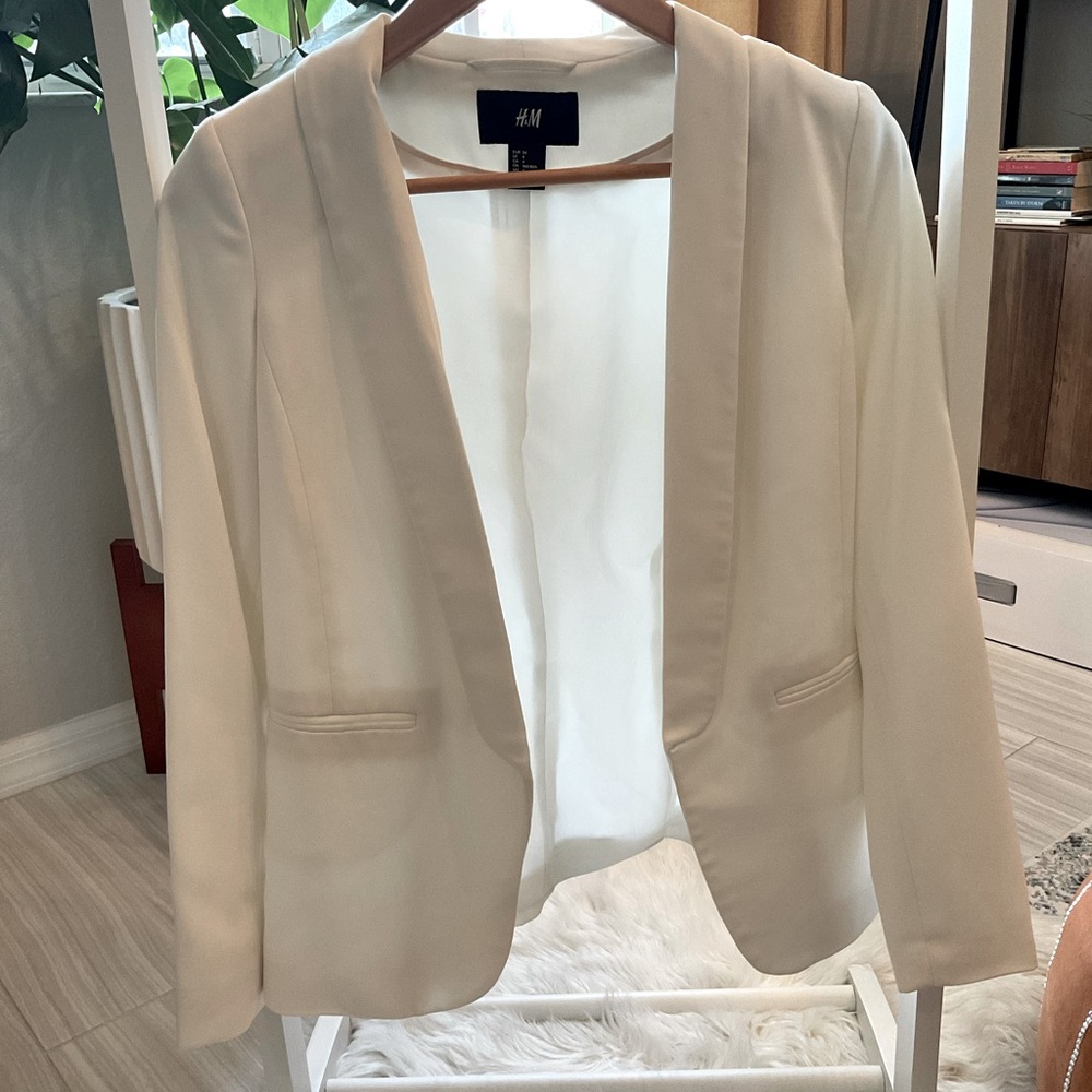 H&M Size 4 White Blazer